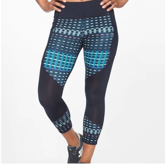 Athleta timeless Contender Capri women’s size M - Picture 1 of 10